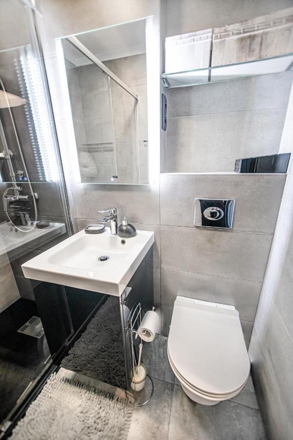 Charming Apt Next To Lazienki Park And City Center Varsó Kültér fotó